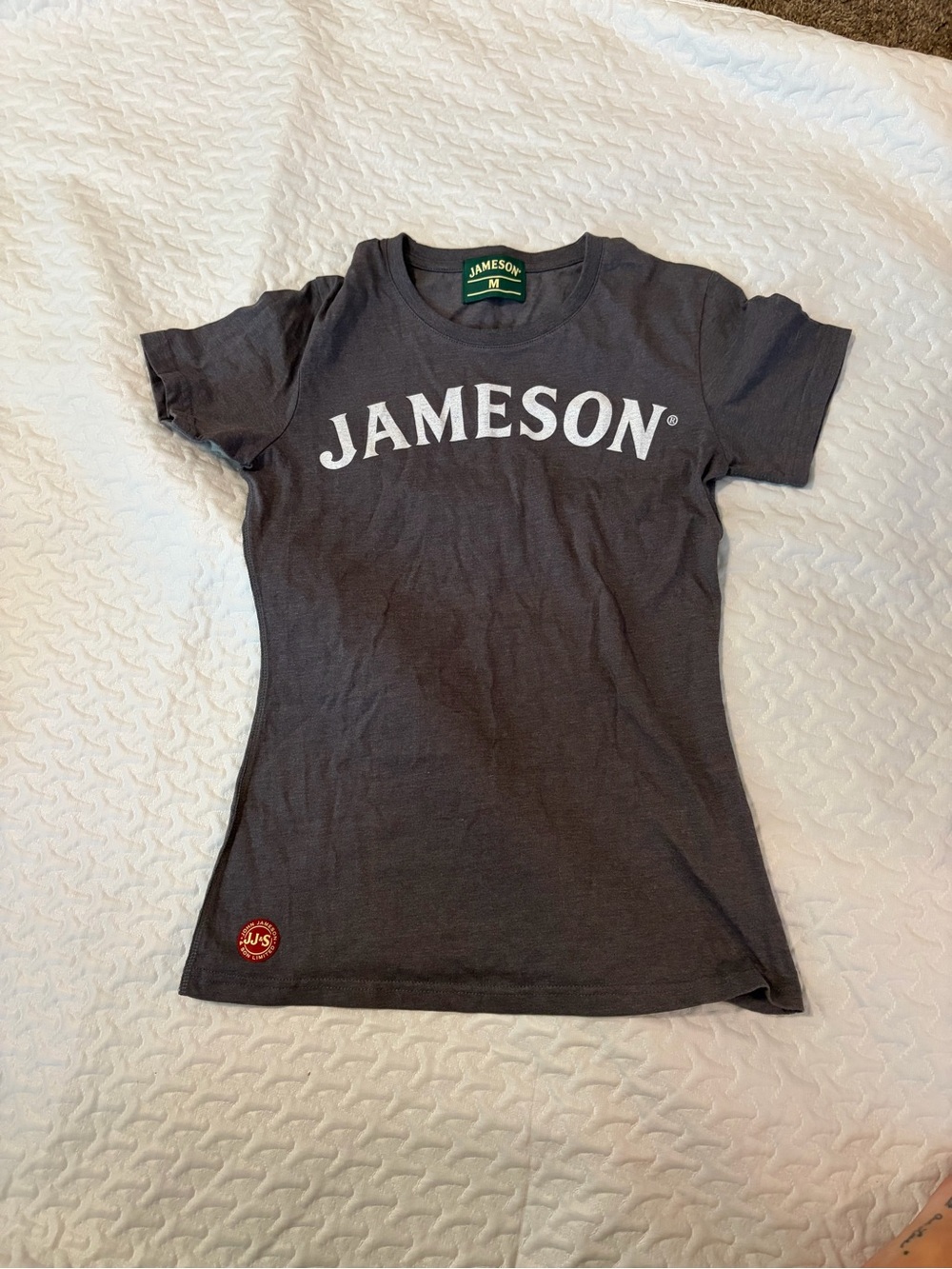 Jameson Women's Short-Sleeve Logo Tee in Charcoal Gray